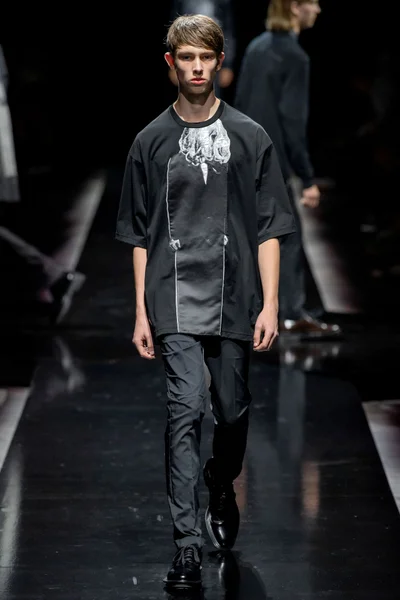 Look 44